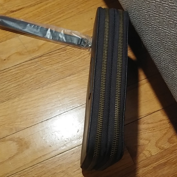 Purse - Picture 2 of 5